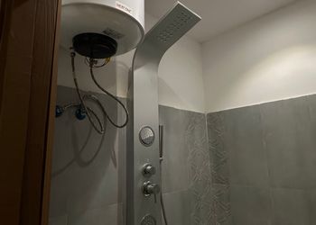 استديو بسرير ماستر وجلسة جانبية