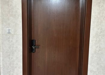 استديو بسرير ماستر وأثاث مريح 