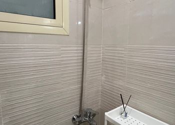 استديو بسرير ماستر وجلسة جانبية