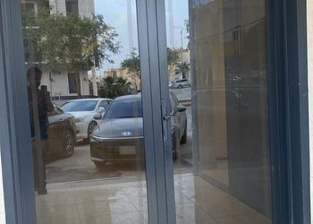 استديو بسرير ماستر وجلسة جانبية