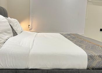 استديو بسرير ماستر
