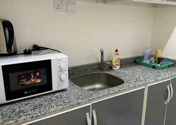 استديو هادئ بسرير ماستر