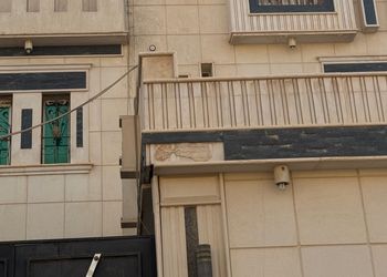 استديو بأثاث مريح وبسيط 