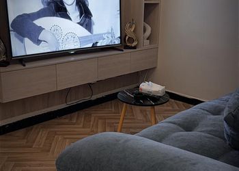 استديو بسرير ماستر وجلسة جانبية 