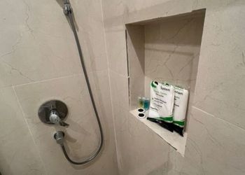 استديو هادئ بسرير ماستر 
