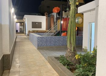 شاليه بعدة مجالس 