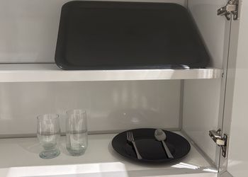 شقة بغرفة معيشة وغرفة نوم 
