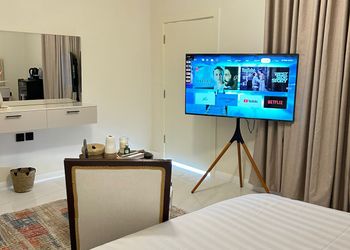 استديو هادئ بدخول ذاتي 