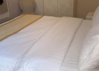 استديو هادئ بسرير ماستر 