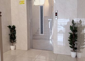 شقة بغرفة معيشة وغرفتين نوم 