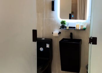 استديو هادئ بسرير ماستر