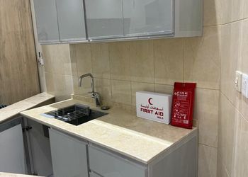 استديو بسرير ماستر وجلسة جانبية 