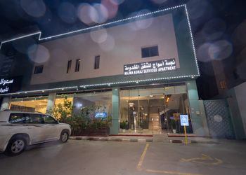 شقة بغرفة معيشة وغرفتين نوم 