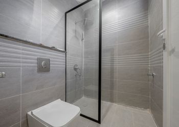 استديو بسرير ماستر وجلسة جانبية