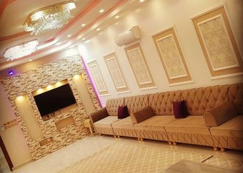 شاليه بألعاب أطفال ومسطح اخضر