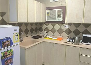 شقة بغرفتين نوم وصالة 