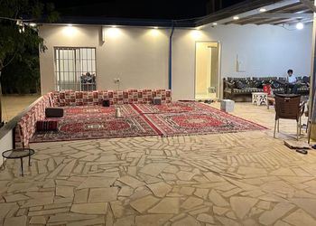 استراحة بجلسة خارجية واجواء ممتعة