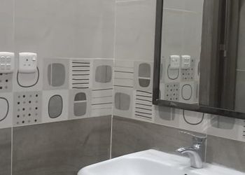 شاليه بألعاب أطفال ومسبح