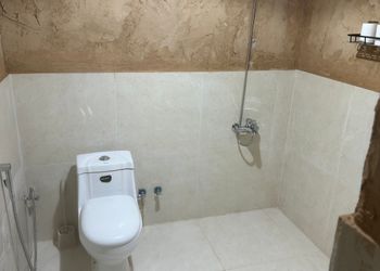 استراحة بجلسات خارجية ومسطح اخضر
