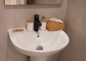 شقة بغرفتين نوم وصالة 