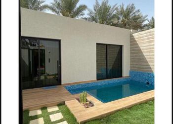 شاليه بجاكوزي مطل على المسبح 
