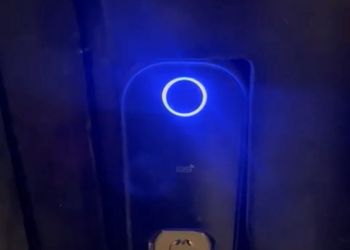 شقة بصالة أنيقة وغرفة نوم مريحة