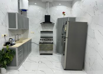 شاليه بمسطح اخضر ومجلس