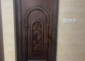 شقة بغرفة معيشة وغرفتين نوم 