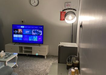 استديو بسرير ماستر وجلسة جانبية