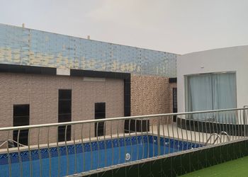 شاليه بمسبح وجلسة خارجية