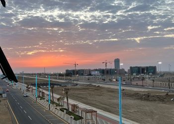 استديو باطلاله على البحر
