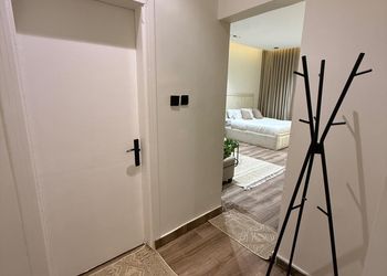 استديو بتصميم أنيق ودخول ذاتي
