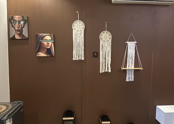 شقة بصالة أنيقة ودخول ذاتي