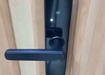 استديو بسرير ماستر وجلسة جانبية