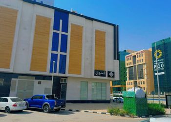 استديو بأثاث مريح وبسيط 