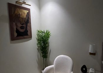 استديو بسرير ماستر وجلسة جانبية