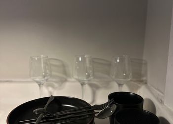 استديو بأثاث مريح وبسيط 