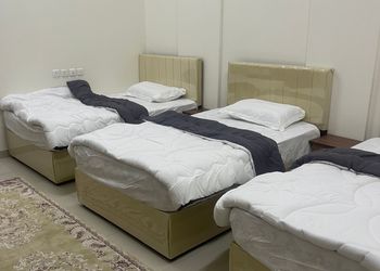 شقة بغرفة معيشة وغرفتين نوم 