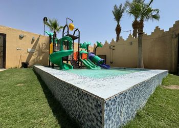 شاليه بمجلس وجلسة خارجية 