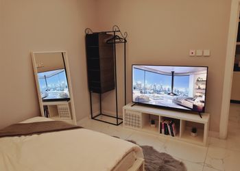 استديو هادئ بدخول ذاتي 