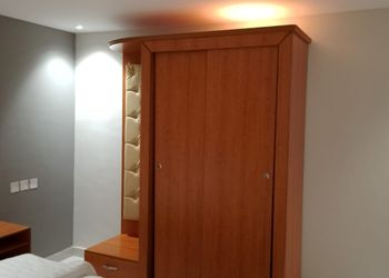 استديو بسرير ماستر وجلسة جانبية