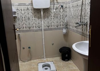 استديو بسرير ماستر وجلسة 