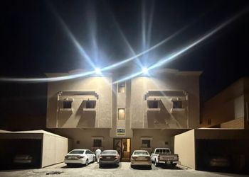 شقة بغرفة معيشة وغرفة نوم 