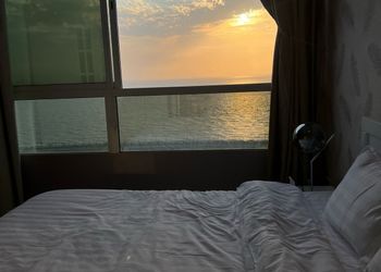 شقة باطلاله على البحر وغرف نوم