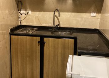 استديو بأثاث مريح وبسيط 