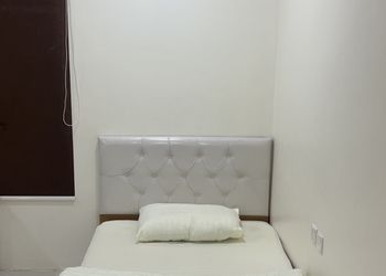 غرفه وحمام ومطبخ 