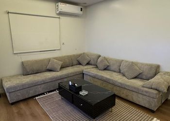 شقة بغرفة معيشة وغرفة نوم 