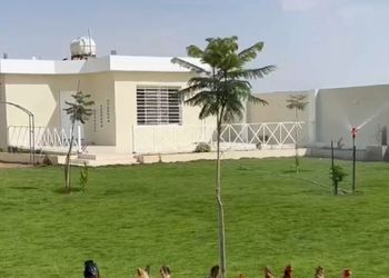استراحة بمسطح اخضر