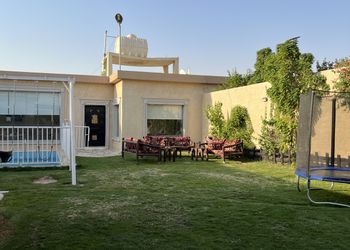 شاليه بألعاب أطفال و مسبح
