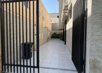 شقة بغرفة نوم ماستر و صالة جلوس